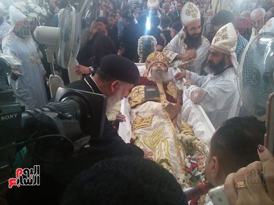 جنازة-الأنبا-بيشوى--(2)