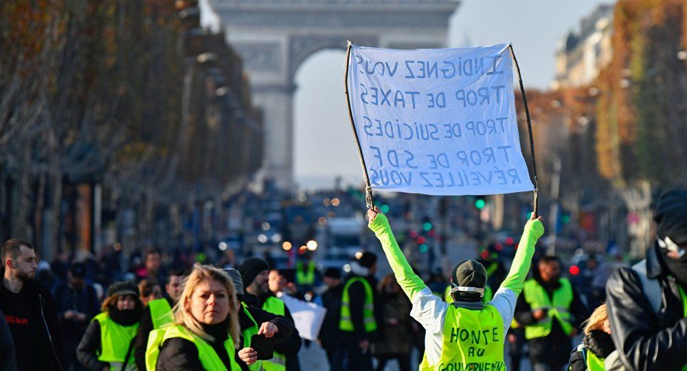 احتجاجات باريس ألهمت ترامب