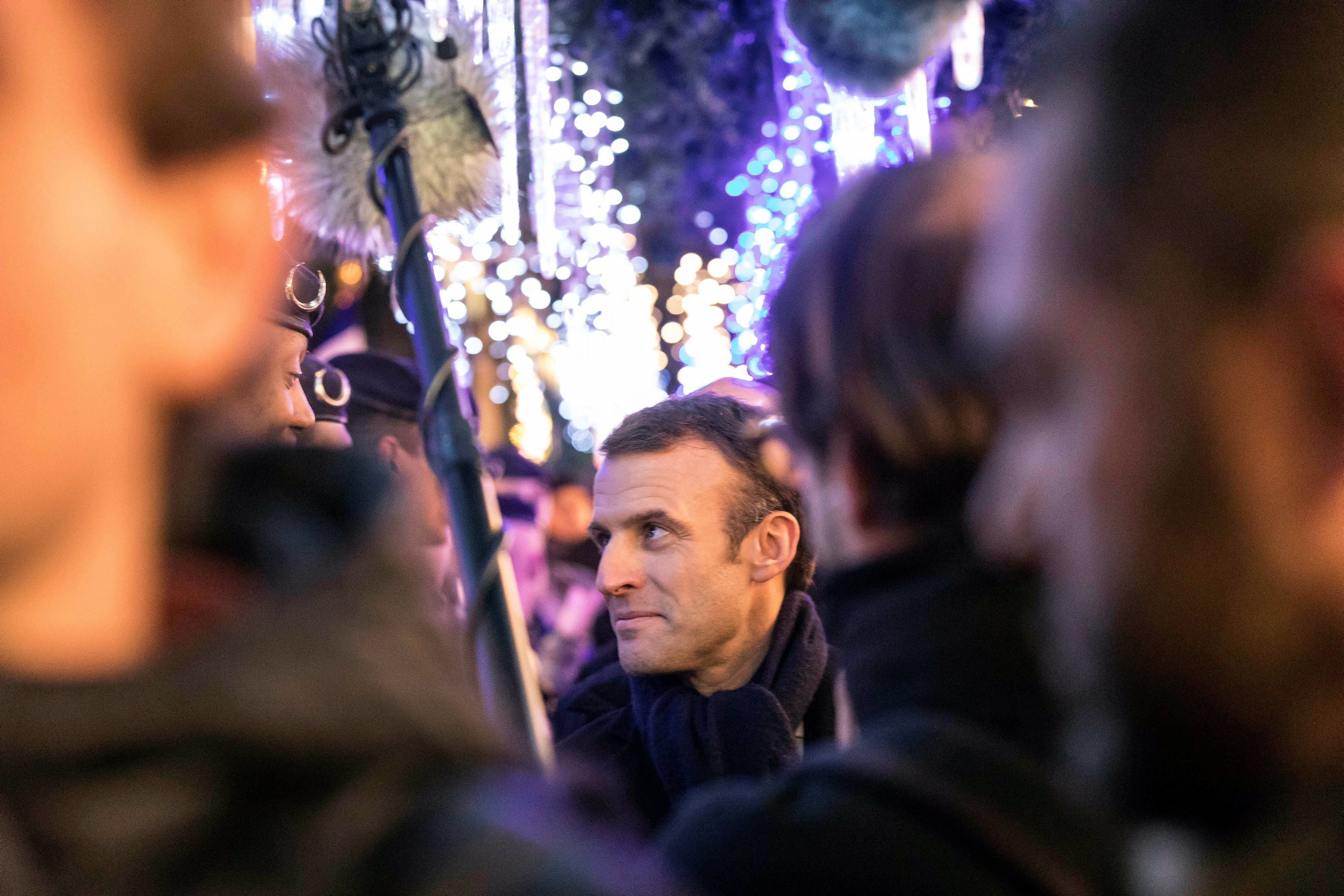 2018-12-14T201256Z_1737279034_RC16324A8BF0_RTRMADP_3_FRANCE-SECURITY-MACRON-CHRISTMAS