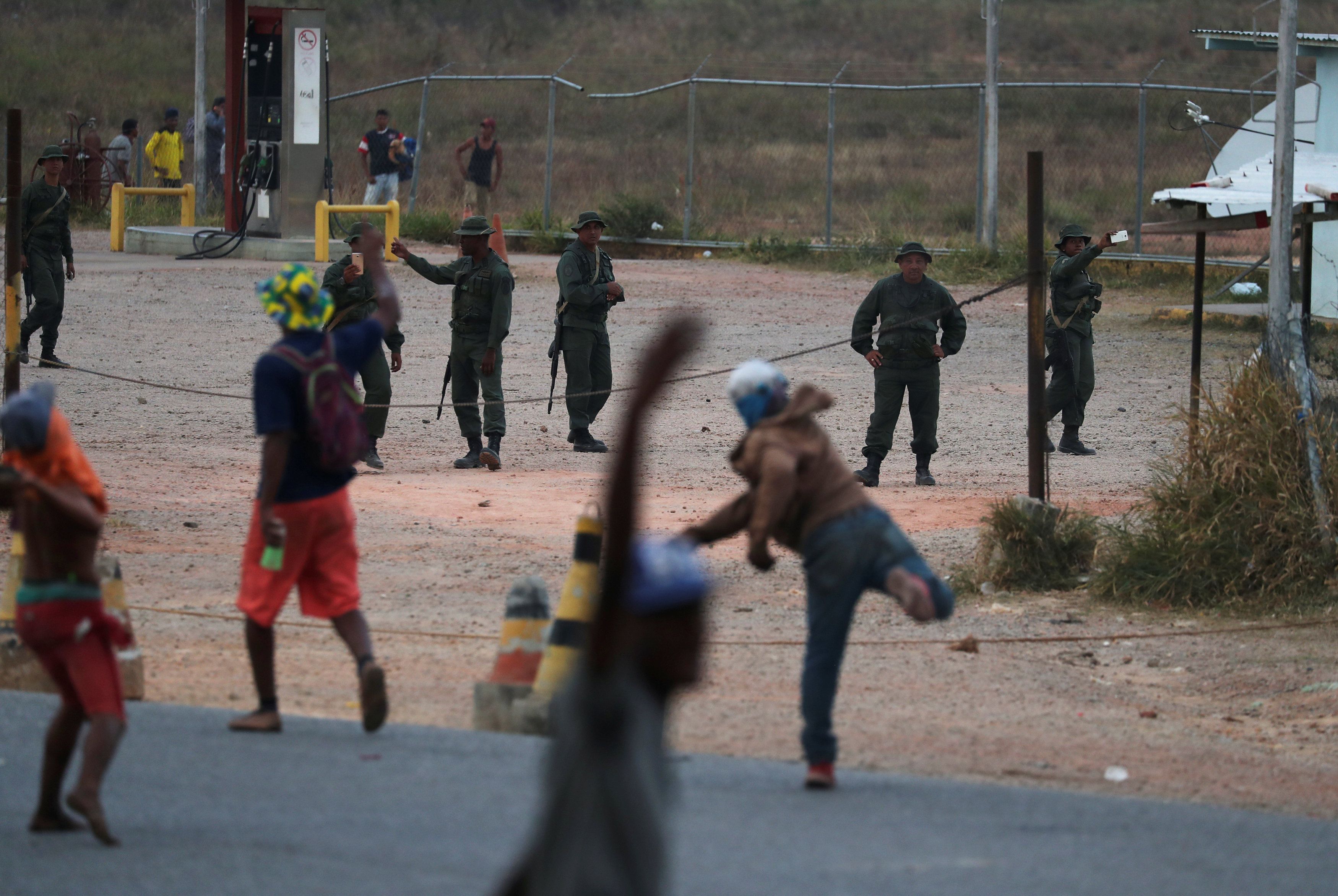 جانب من العنف فى فنزويلا (14)