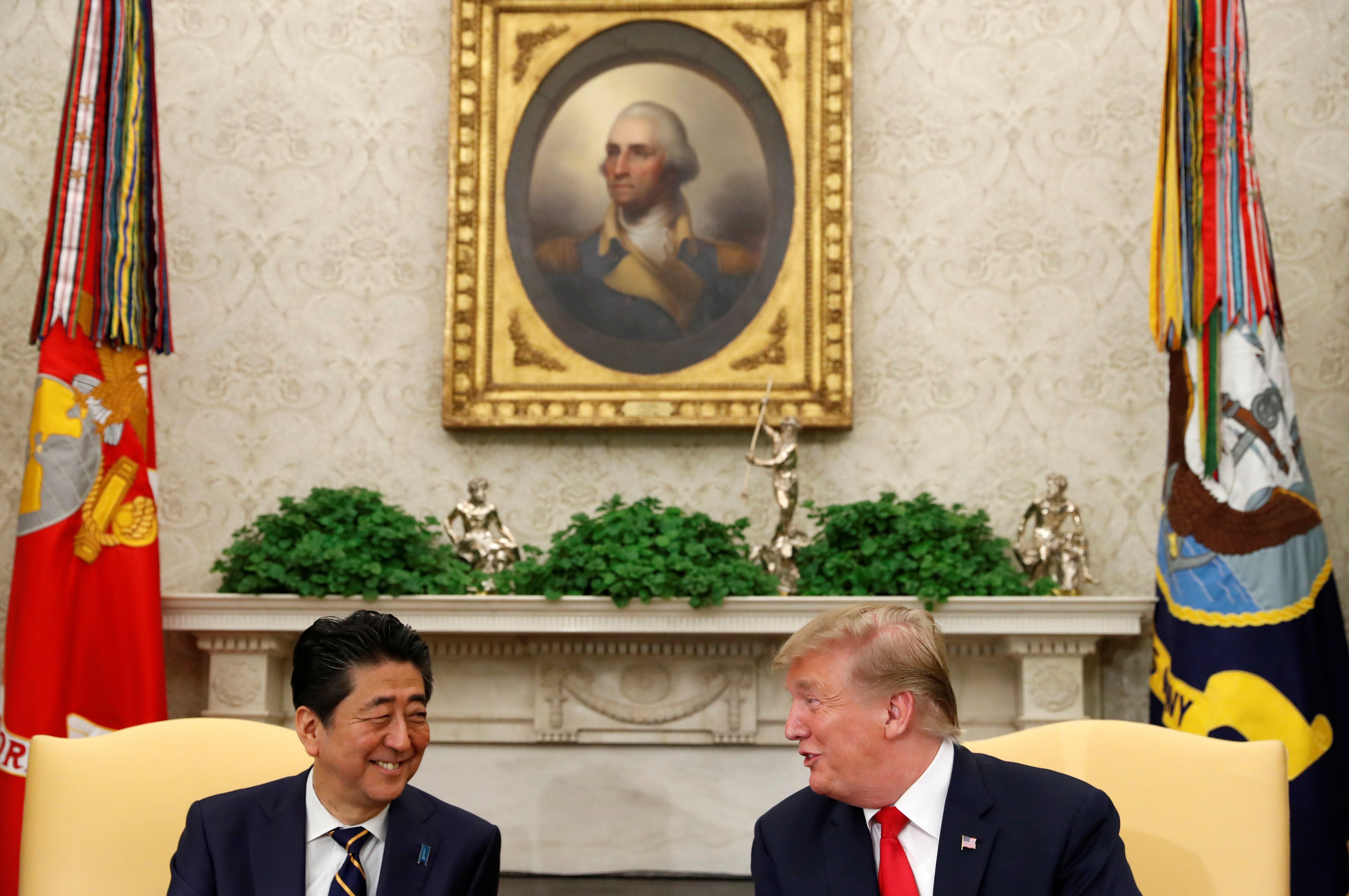 الرئيس الأمريكى ورئيس الوزراء اليابانى فى البيت الأبيض (2)