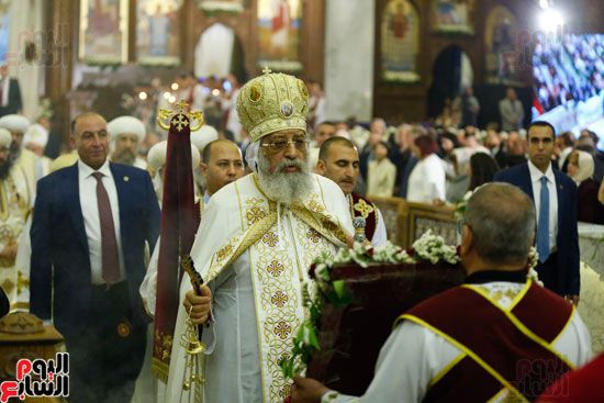 بدء قداس عيد القيامة (6) بدء قداس عيد القيامة (6)