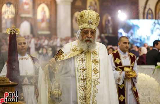 بدء قداس عيد القيامة (4) بدء قداس عيد القيامة (4)