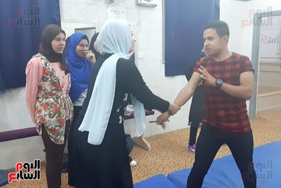 الننشاكو سلاح طالبات جامعة أسيوط لردع المتحرشين (16) الننشاكو سلاح طالبات جامعة أسيوط لردع المتحرشين (16)