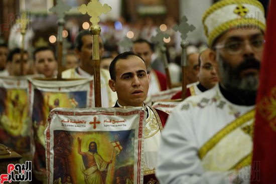 بدء قداس عيد القيامة (4) بدء قداس عيد القيامة (4)