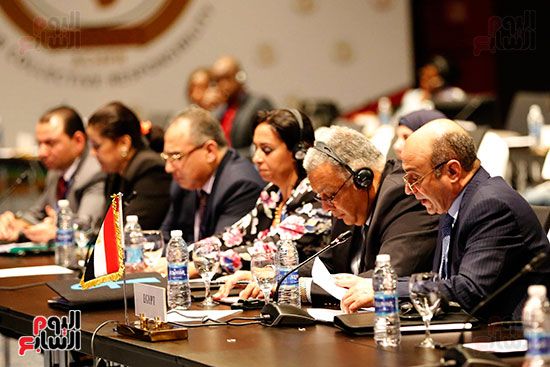 اجتماعات اللجنة الأفريقية (12) اجتماعات اللجنة الأفريقية (12)