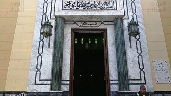 صلاة-التراويح-في-المسجد-الكبير-أو-جامع-الملك-بمطروح-(3)