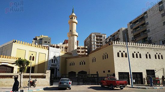 صلاة-التراويح-في-المسجد-الكبير-أو-جامع-الملك-بمطروح-(2)