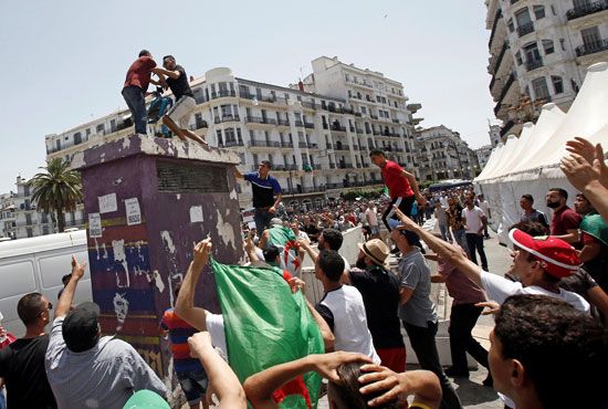 احتجاجات بالجزائر
