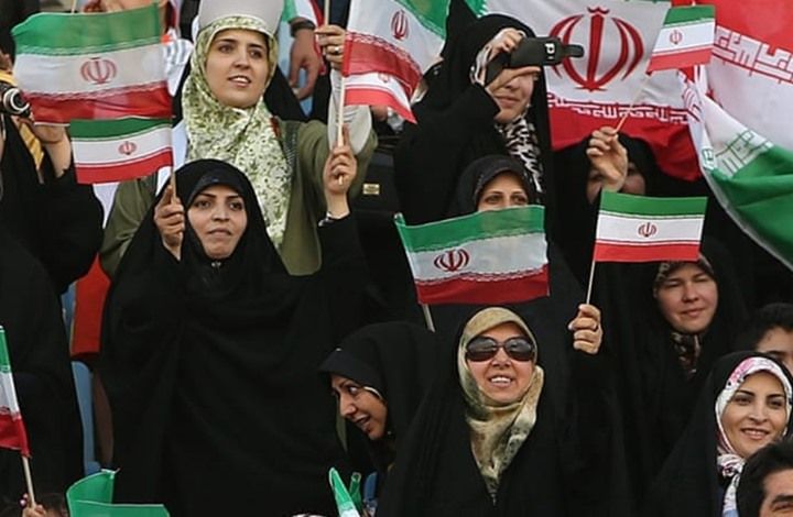 إيرانيات فى المدرجات