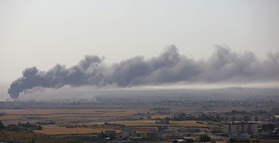 ألسنة الدخان تغطى منطقة شمال سوريا