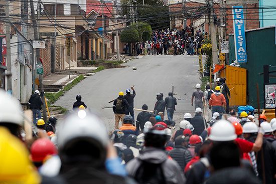 اشتباكات بين أنصار الرئيس البوليفى وانصار المعارضة