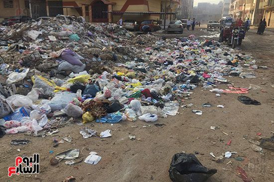 انتشار-القمامة-أمام-أحدى-المدارس-بالإسماعيلية-(2)