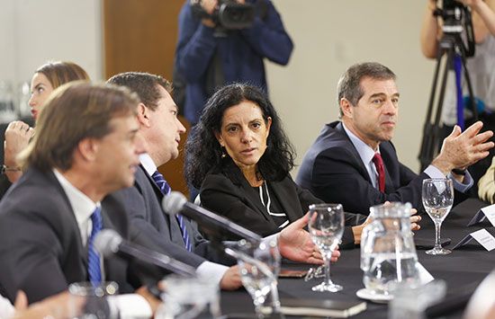 وزير الاقتصاد والمالية الجديد في أوروجواي آزوسينا أربيليتشي