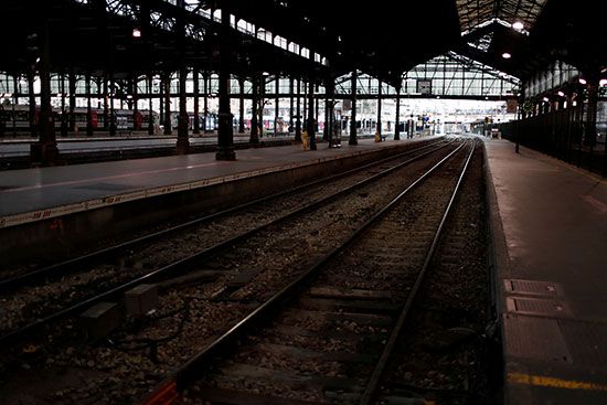 محطة سان لازار للسكك الحديدية فارغة أثناء إضراب من قبل جميع نقابات عمال SNCF