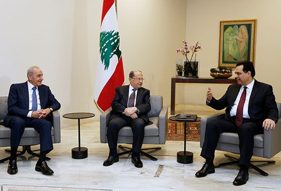 رئيس الوزراء المكلف حسن دياب يلتقي بالرئيس اللبناني ميشال عون ورئيس البرلمان اللبناني نبيه بري في القصر الرئاسي