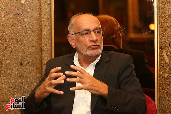 الكاتب الإماراتى عبد الخالق عبد الله (4)