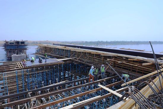 جولة داخل مشروعات محاور النيل الجديدة بأسوان (15)