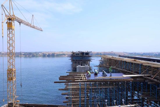 جولة داخل مشروعات محاور النيل الجديدة بأسوان (14)