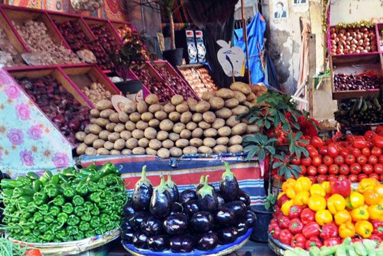 رواج بأسواق السلع الغذائية بالمحافظات (5)