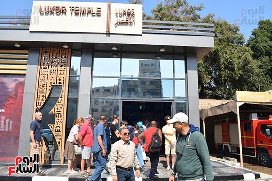 وزير السياحة والآثار يفتتح بوابات معبد الأقصر الجديدة (7)
