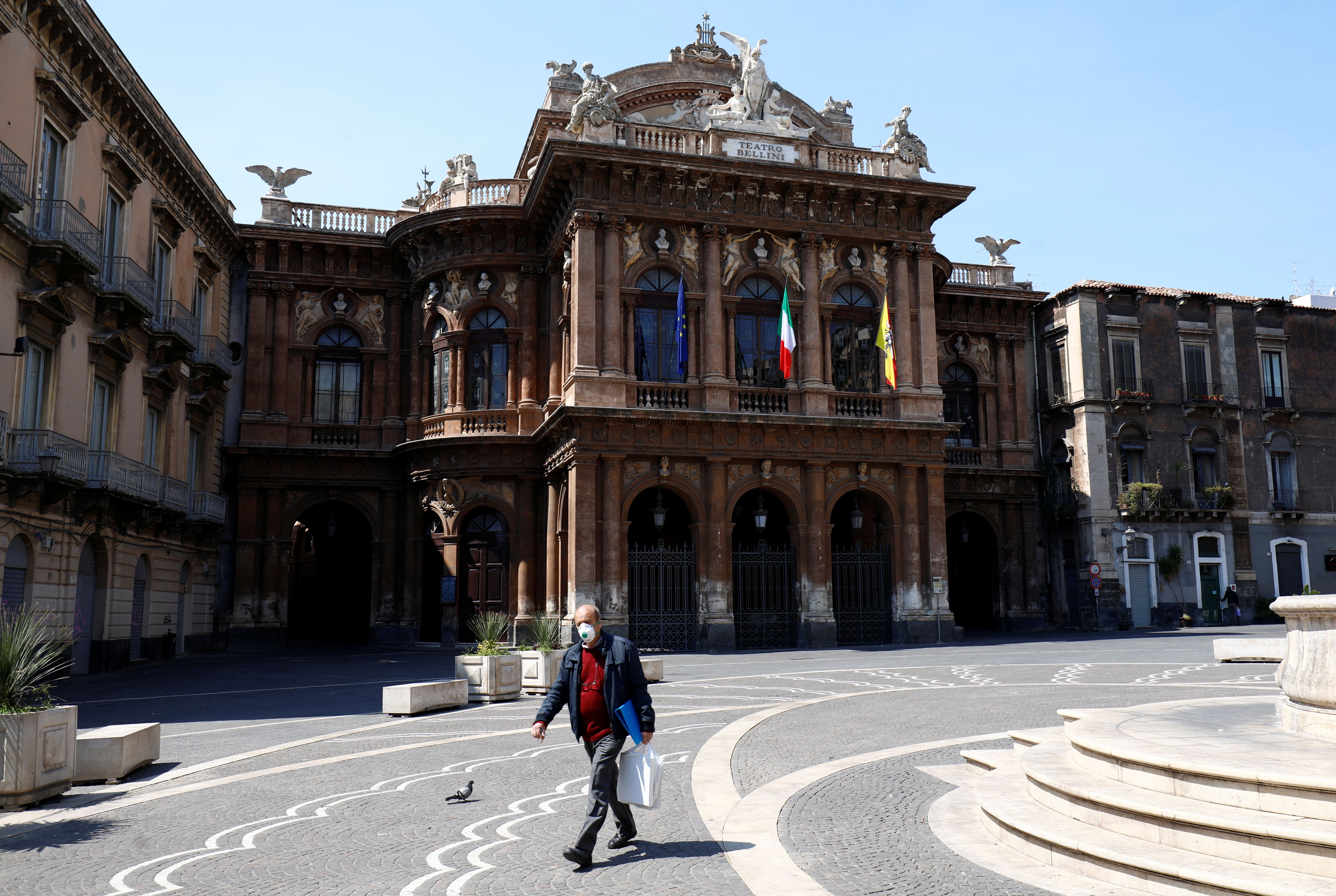 كنائس إيطاليا مغلقة بسبب انتشار كورونا