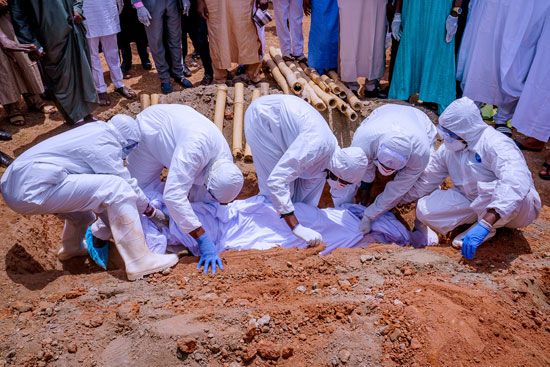 دفن رئيس أركان الرئيس النيجيرى أبا كيارى