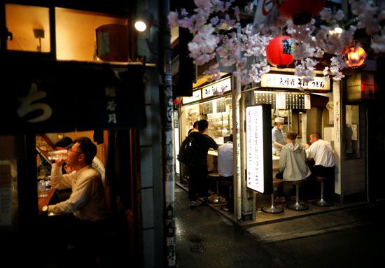 اقبال اليابانيون على المطاعم