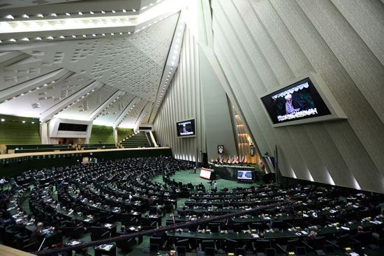 بدء جلسة البرلمان الإيرانى