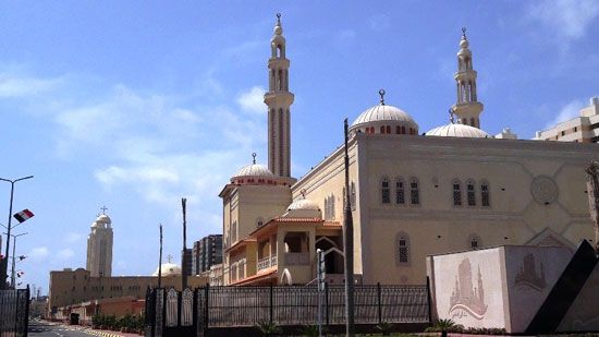 مسجد-وكنيسة-(3)