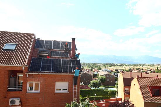 تثبيت محطة طاقة شمسية
