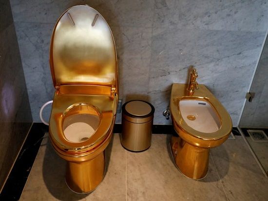 المرحاض الذهبي