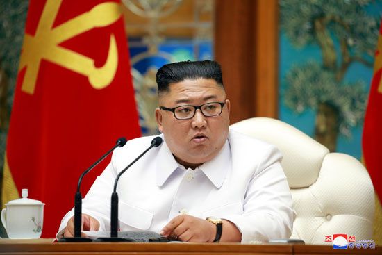 زعيم كوريا الشمالية يترأس الاجتماع