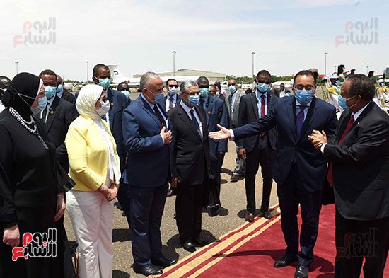 رئيس وزراء السودان يستقبل الدكتور مصطفى مدبولى (8)