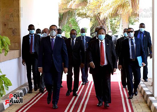 رئيس وزراء السودان يستقبل الدكتور مصطفى مدبولى (13)