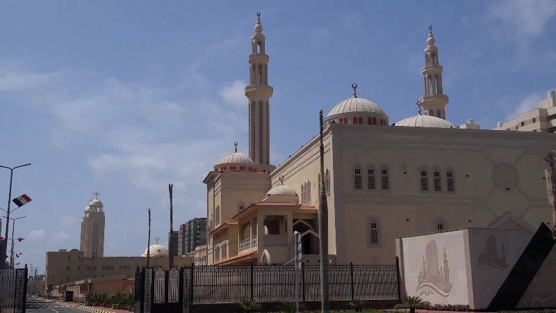 مسجد وكنيسة (3)