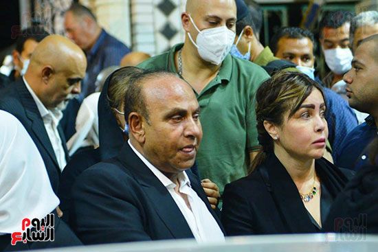 انهار الاسرة اثناء صلاة الجنازة (7) انهار الاسرة اثناء صلاة الجنازة (7)
