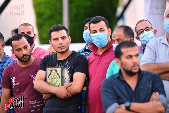 عمال المصانع عمال المصانع