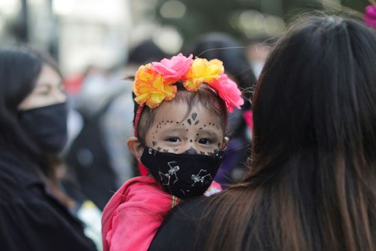 2020-11-03T011554Z_1658934084_RC2BVJ9J6V4V_RTRMADP_3_MEXICO-DAYOFTHEDEAD-WOMEN-PROTEST