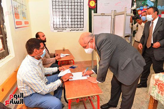 إقبال كثيف من الناخبين بجولة الإعادة بانتخابات النواب بالإسكندرية (2)