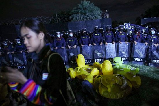 2020-11-29T122903Z_1200803932_RC20DK9W3SVW_RTRMADP_3_THAILAND-PROTESTS 2020-11-29T122903Z_1200803932_RC20DK9W3SVW_RTRMADP_3_THAILAND-PROTESTS