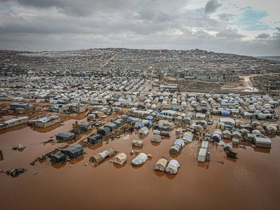 الخيام غمرتها المياه بعد هطول أمطار غزيرة في مخيم كفر لوسين للاجئين