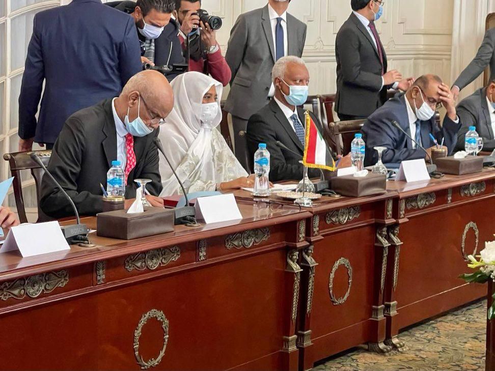 مريم صادق المهدى وزيرة خارجية السودان والوفد المرافق خلال المباحثات