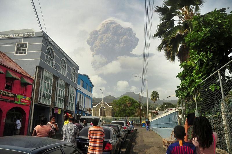 انفجار ثانى لبركان لا سوفريير (1)
