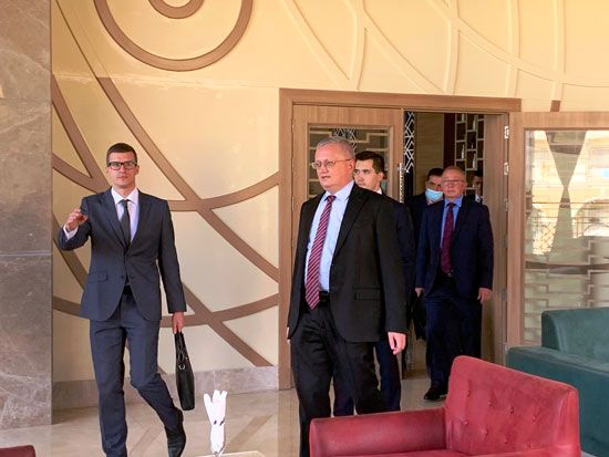 السفير الروسي بالقاهرة خلال زيارته للغردقة (2)