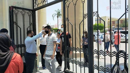 جامعة عين شمس ترفع حالة الطوارئ بامتحانات نهاية العام (10)