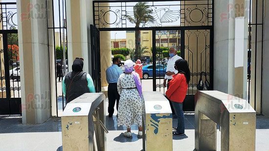 جامعة عين شمس ترفع حالة الطوارئ بامتحانات نهاية العام (3)