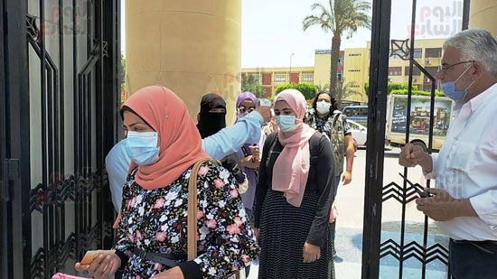 جامعة عين شمس ترفع حالة الطوارئ بامتحانات نهاية العام (7)