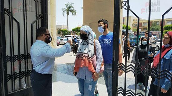 جامعة عين شمس ترفع حالة الطوارئ بامتحانات نهاية العام (1)