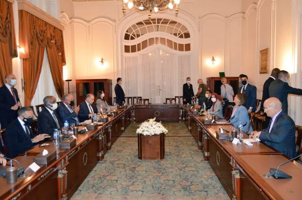 جلسة مباحثات بين وزيري خارجية مصر وليبيا في قصر التحرير